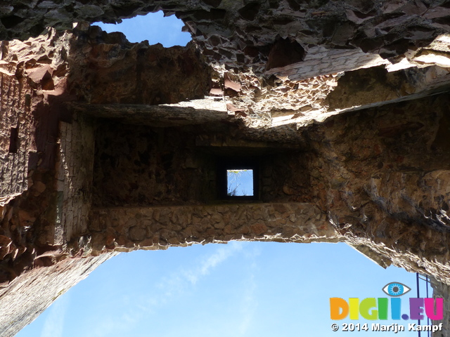 FZ003737 Denbigh Castle old kitchen chimney